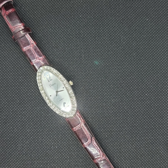 Ladies Fashion Watch Purple Leather Band - Picture 2 of 5